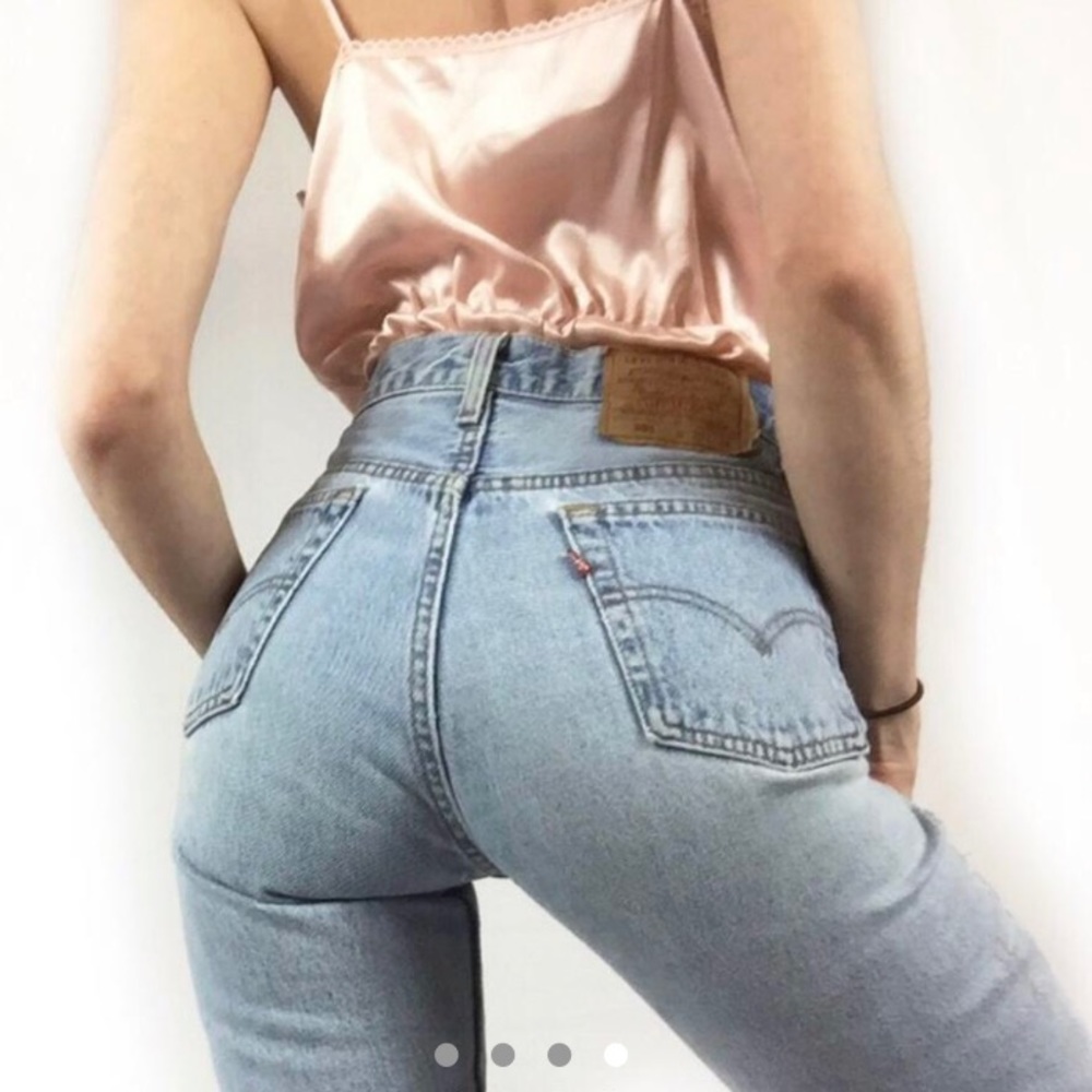 Vintage levi’s 501s in light wash
